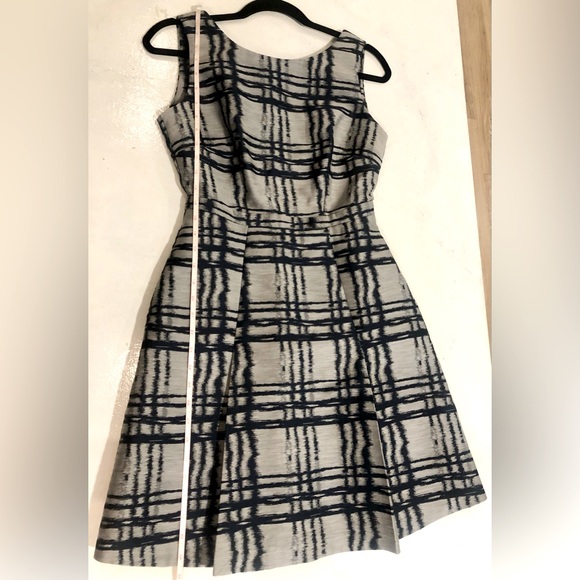 Gorgeous Reiss Peron Dress - silver with navy, size 4 - Picture 3 of 8